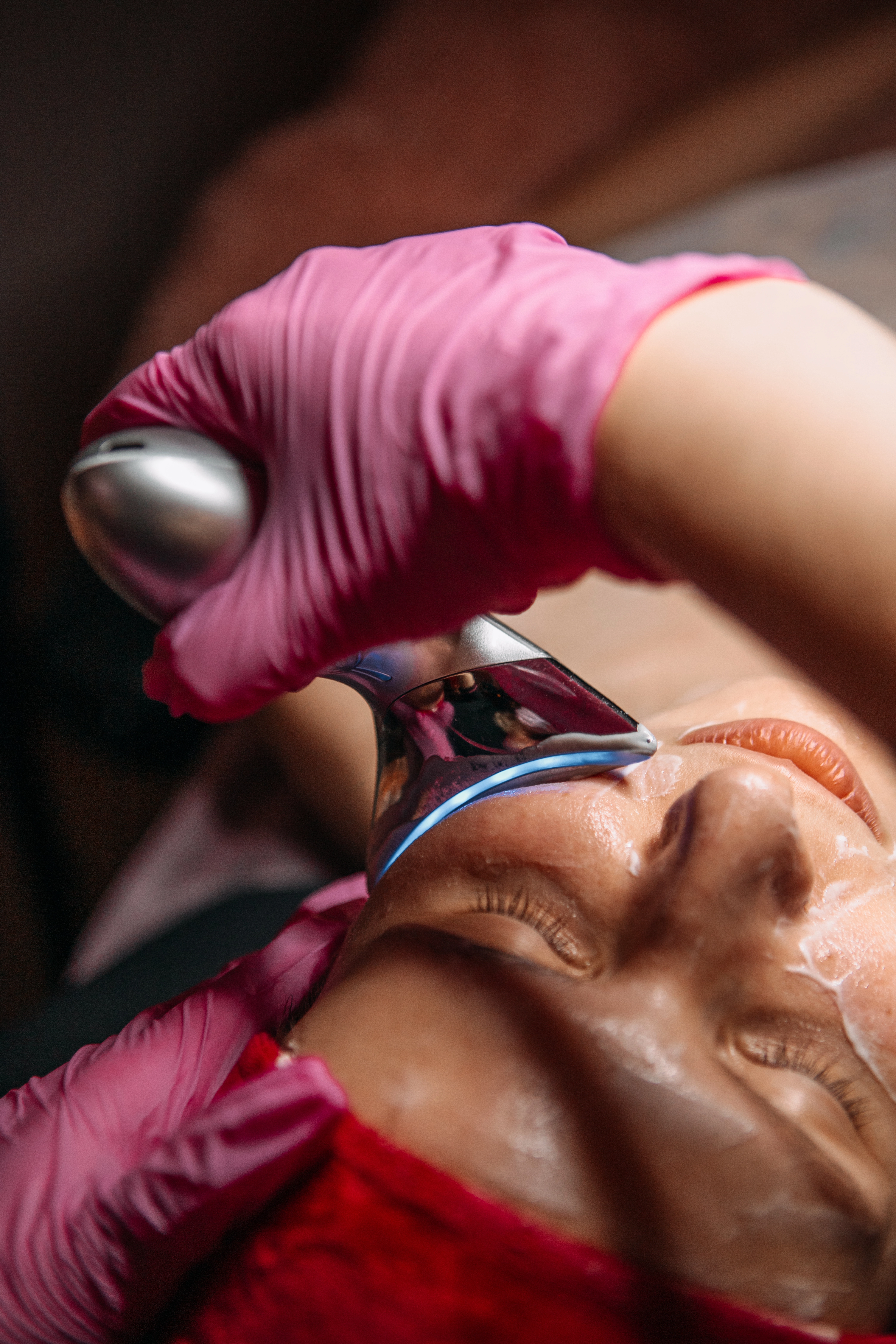 Zabieg na twarzy mikroigłowy