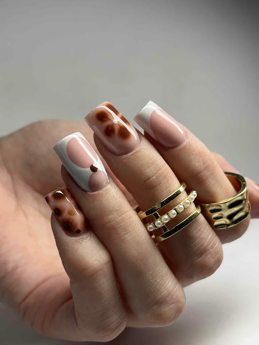 Realizacja Kosmatologia — paznokcie1